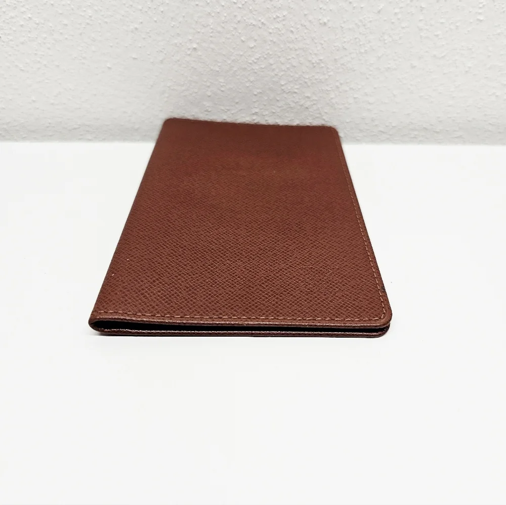Louis Vuitton Vintage Taiga Leather Passport Holder Unisex With COA